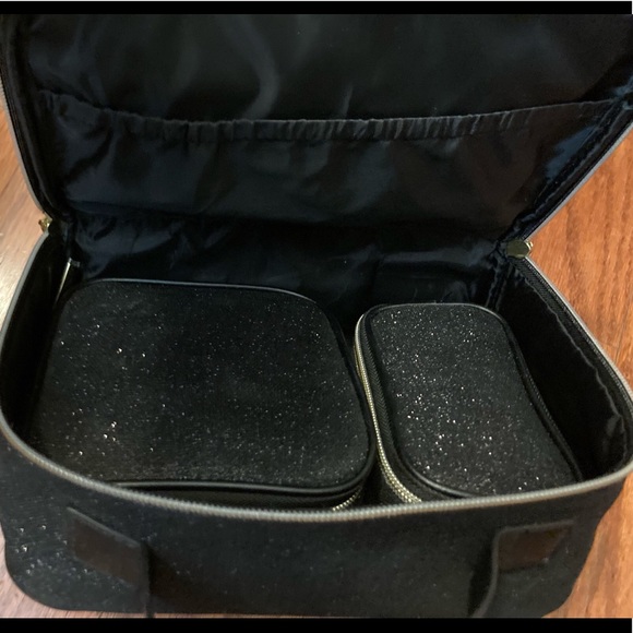 Merle Norman Cosmetics Case, Set of 3 - NEVER USED - Picture 4 of 15